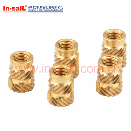 熱可塑性プラスチック材料用のねじ付きインサートナットを取り付けました